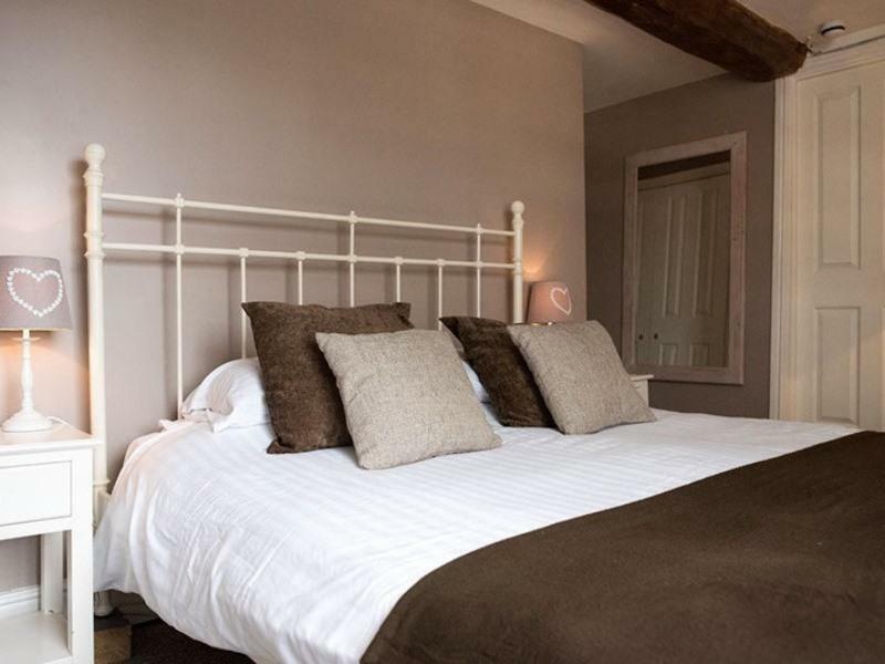 The Fox Hotel Much Wenlock Bagian luar foto